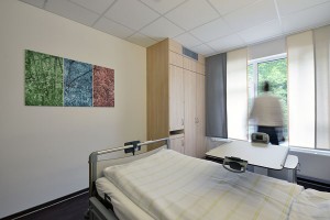 Eines der Bildmotive im Patientenzimmer des Neubaus im Siegener Kreisklinikum